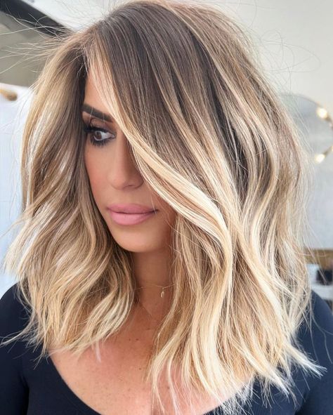 Medium Brown to Honey Blonde Hair Balayage Blonde Hair Fade, Blonde Hair With Money Piece, Dark Brown Hair With Blonde Highlights, Hair With Money Piece, Blonde Hair With Dark Roots, Champagne Blonde Hair, Cool Blonde Hair Colour, Caramel Blonde Hair, Hair With Dark Roots