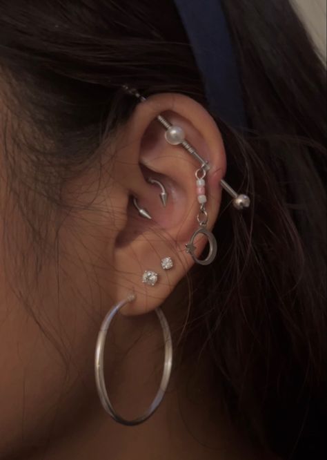 3 Lobe Piercings, Daith Jewelry, Piercing Inspo, Industrial Piercing, Lobe Piercing, Daith Piercing, Body Jewelry Piercing, Piercing Tattoo, Dream Jewelry