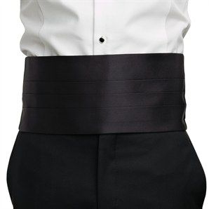 Cummerbund in Black Satin for your JHilburn tuxedo. Dinner Fits, Black Suit Men, Black Suit Wedding, Wedding Tuxedo, Formal Men Outfit, Mens Kurta Designs, Wedding Outfit Men, Formal Accessories, White Shirt Men