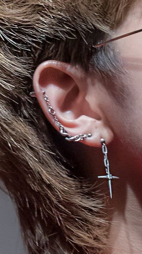 Hongjoong Ateez, Steampunk Accessories, Kim Hongjoong, Body Mods, Tattoos And Piercings, Concert Outfit, Earings Piercings, Ear Piercings, Ear Cuff