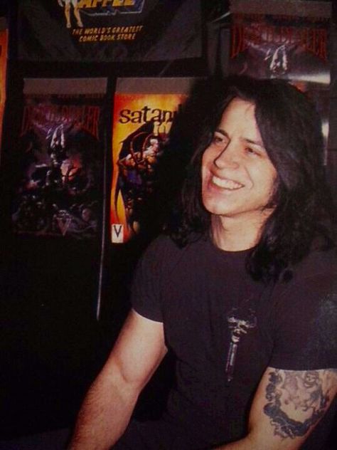 Glenn Danzig: ''I’ve always been a bluesy kind of singer. And that’s the stuff I listened to growing up. Elvis is a very bluesy singer. But more than that, [my influences come from] Howlin’ Wolf, Willie Dixon, all that stuff.'' (from interview 2007). Glen Danzig 80s, Glenn Danzig 80s, Glenn Danzig Misfits, Samhain Danzig, Danzig Misfits, Glenn Danzig, Comic Book Store, Joan Jett, Heavy Metal Music