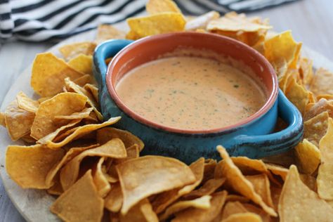 Cafe Rio Queso, Chili Queso Dip, Velveeta Queso, A Bountiful Kitchen, Bountiful Kitchen, Green Chili Sauce, Green Chile Sauce, Baked Artichoke, Cafe Rio