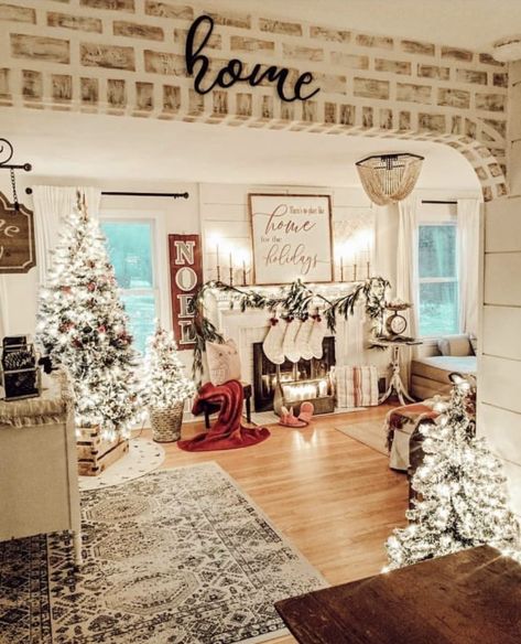 97 Farmhouse Christmas Decor Ideas For Your Home - Chaylor & Mads Farmhouse Mantle Decor, Farmhouse Christmas Decor Ideas, Christmas Entry, Christmas Vacation Shirts, Holidays Ideas, Flocked Christmas Trees Decorated, Cozy Christmas Decor, Farmhouse Christmas Tree, Flocked Christmas Trees