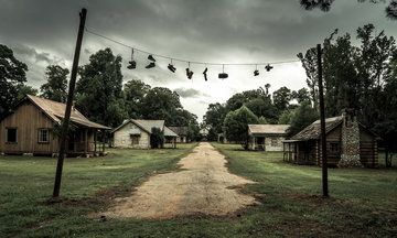 This Island Of Abandoned Movie Sets Will Give You The Creeps Big Fish Movie, Southern Town, Abandoned Village, Abandoned Town, Haunting Photos, Movie Set, Frozen In Time, Movie Sets, Film Set