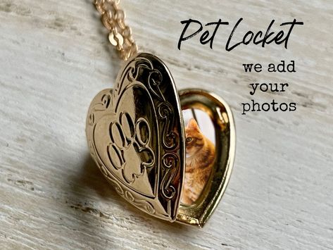 Dog Locket, Cute Bakery, Locket Design, Picture Locket, Memory Crafts, Vintage Fans, Beads Bracelet Design, Pet Loss, Bracelet Designs