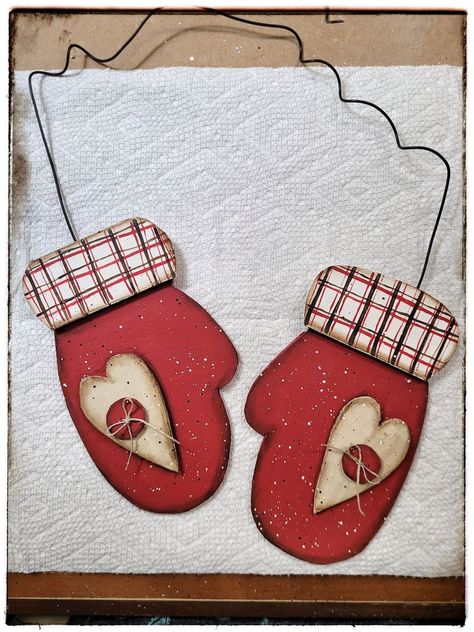 Mittens Craft, Painted Mittens, Mitten Art, Mitten Christmas Ornaments Diy, Wood Mittens, Felt Mittens Ornaments, Christmas Mitten Ornaments, Wooden Mittens Painted, Wood Mittens Christmas Ornament