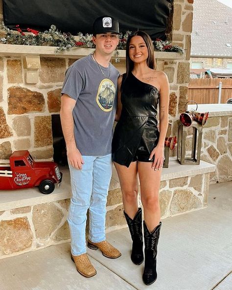 parker mccollum concert outfit in fort worth, texas Parker Mccollum Concert Outfit, Parker Mccollum Concert, Parker Mccollum, Fort Worth Texas, January 1, Fort Worth, Concert Outfit, Fort, Texas