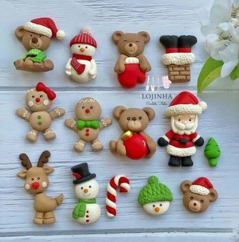 Marzipan Figures Christmas, Christmas Clay Sculptures, Fimo Ideas Christmas, Christmas Clay Figures, Clay Art Christmas, Fimo Christmas Decorations, Pasta Flexible Navidad, Clay Crafts Christmas, Christmas Clay Crafts