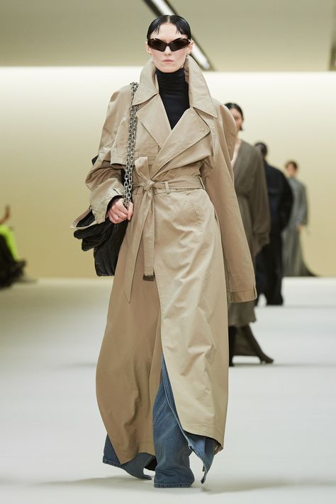 Balenciaga Fashion Show, Balenciaga Coat, Balenciaga Style, Balenciaga Fashion, Vogue Australia, Runway Trends, Fall 2023, Fashion Design Clothes, Fashion Show Collection