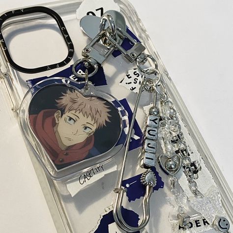 Jjk Phone Case, Kpop Phone Cases Aesthetic, Clear Phone Case Design, Diy Phone Case Design, Yuji Itadori, Collage Phone Case, Case Ideas, Pretty Phone Cases, Anime Crafts