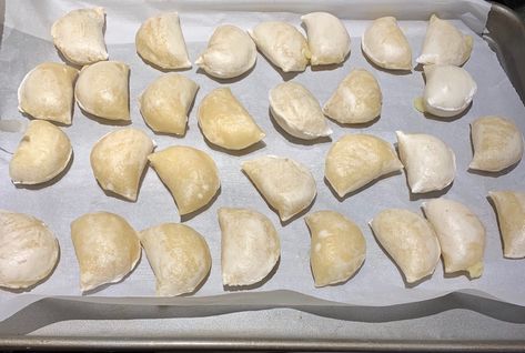 Frozen Perogies Recipe Easy, Baked Perogies Frozen, Best Way To Cook Perogies From Frozen, Cooking Perogies From Frozen, Baked Pierogies Oven, How To Cook Perogies Frozen, Perogies Recipe Frozen, Frozen Perogies Recipe, Baked Perogies