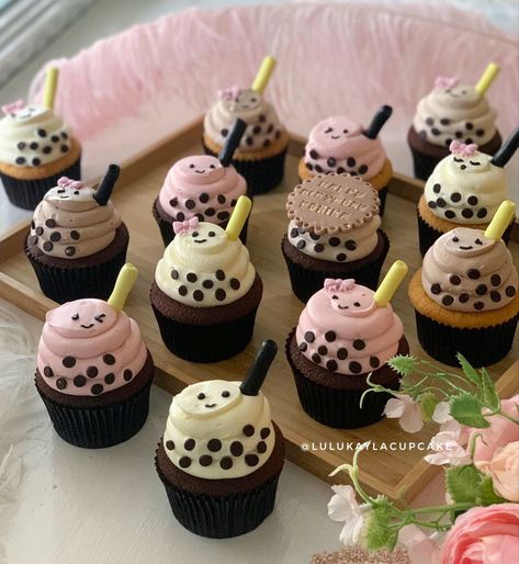 Boba Tea Cupcakes, Ramen Cupcakes, Boba Cupcakes, Fantasy Bakery, Boba Party, Tea Cupcakes, Tea Cup Cake, Geek Food, Cupcake Cake Designs