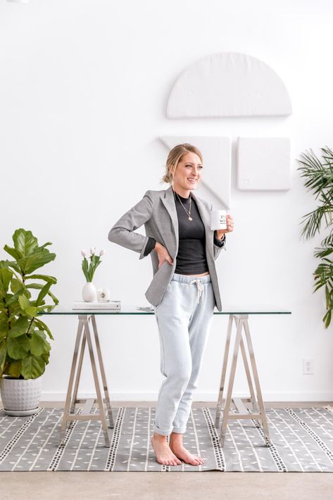 5 Outfits to Wear When You Work From Home - Broma Bakery Work From Home Meeting Outfit, Zoom Outfits Women, Zoom Meeting Outfit, Fuzzy Sweatpants, Comfy Work From Home Outfits, Layer Outfits, Work From Home Outfit Ideas, Outfit Ideas Work, Wfh Outfits