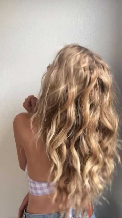 Waves Hair Styles, Beach Waves Hair, Hair Styles Long Hair, Waves Hair, Beach Wave Hair, Homecoming Hair Down, Long Hai, Hair Stylies, Hair Stylist Life