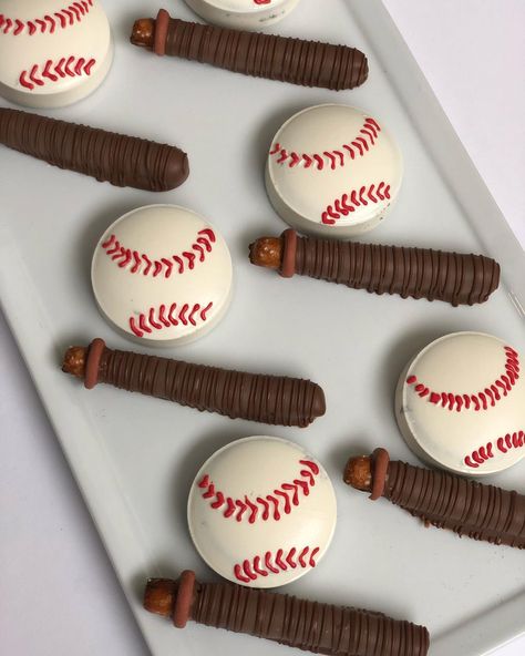 Summer on Instagram: “Pretzel baseball bats and Oreo baseballs ☺️⚾️ #Yum” Rookie Of The Year First Birthday Treats, Baseball Bat Pretzel Rods, Baseball Theme Treats, Baseball Pretzel Rods, Baseball Dessert Ideas, Baseball Pretzels, Baseball Theme Dessert Table, Baseball Party Desserts, Baseball Themed Desserts