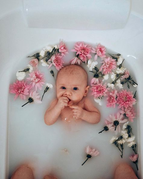 Three Months Baby Photography, Floral Milk Bath, Baby Milk Bath, Milk Bath Photos, Bath Pictures, Rose Petal Bath, Having Twins, Ella Rose, Milk Bath Photography