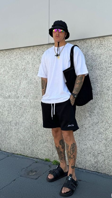 Sneakers Outfit Men, Men Fashion Casual Shirts, Perfect Summer Outfit, Coachella Fashion, Street Style Outfits Men, Cool Outfits For Men, Photo Outfit, Streetwear Men Outfits, Summer Outfits Men