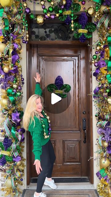 Regina Gust Dorsett on Instagram: "Most of y’all know me for my Christmas designs but I love decorating for all seasons! Today my team and I installed this fabulous Mardi Gras door! I absolutely love these colors!! 💜💛💚 Call me if you need some Mardi Gras cheer! ✨ . . #mardigras #mardigrasdecor #florals #florist #valentines #valentinesflowers #christmasdecor #holidaydecor #christmastreedecorating #christmasdecorating #holidayseason #ornaments #christmastree" Mardi Gras Door Decor, Mardi Gras House Decorations, Mardi Gras Table Centerpiece Ideas, Mardi Gras Door Decorations, Mardi Gras Decorations Ideas, Mardi Gras Christmas, Mardi Gras Tree, Mardi Gras Door, Christmas Interior Design