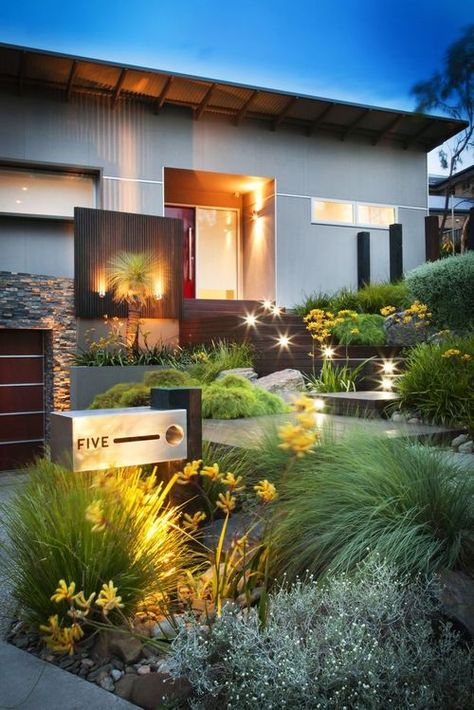 50 Modern Front Yard Designs and Ideas Modern Garden Landscaping, Modern Front Yard, Small Front Yard Landscaping, Small Front Yard, Front Yard Design, Australian Garden, Modern Landscape Design, Modern Garden Design, Have Inspiration