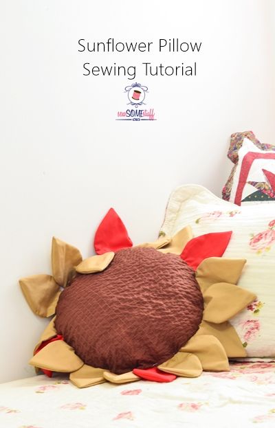 Sunflower pillow sewing tutorial in fall colors. Comes with a free sewing pattern for the petals and the pillow. GET IT NOW! Pillow Patterns Sewing Free, Sunflower Sewing, Sunflower Pillows Diy, Sunflower Pillow Diy, Sunflower Pillow Pattern, Flower Cushion Sewing Pattern, Peach Pillow, Fall Sewing Projects, Sunflower Pillow