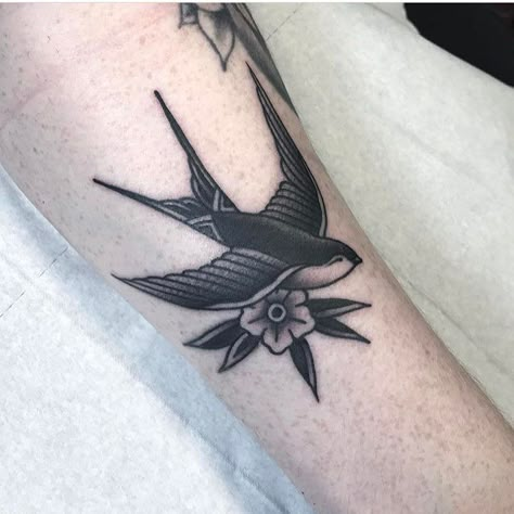 Traditional Swallow Tattoo, Traditional Tattoo Black And Grey, Traditional Tattoo Black And White, Swallow Tattoos, Swallow Tattoo Design, Sparrow Tattoo, Dove Tattoo, Swallow Tattoo, Bone Tattoos