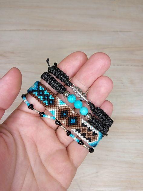 Mens Friendship Bracelet Pattern, Bracelets Man, Diy Friendship Bracelets Tutorial, Yarn Bracelets, Embroidery Bracelets, Friendship Bracelets Tutorial, Thread Bracelets, Friendship Bracelets Diy, Handmade Jewelry Tutorials