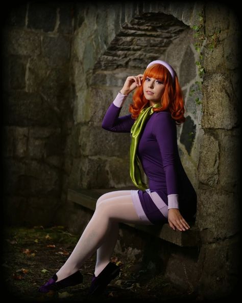 💚💜Character: Daphne Blake from Scooby-Doo 📸Photographer: @vancouverlightshaper/@cosplay.shooter 🔦Cosplayer & editor: @queenamydalacosplay #jeepers #DaphneBlake #DaphneCosplay #cosplayersofinstagram #DaphneScoobyDoo #ScoobyDoo #scoobydoocosplay #Daphne #CartoonCosplay #retrocosplay Daphne And Velma Photoshoot, Daphne Blake Cosplay, Daphne Cosplay, Daphne And Velma, Top Cosplay, Scooby Snacks, Cartoon Cosplay, Cosplay Inspiration, Daphne Blake