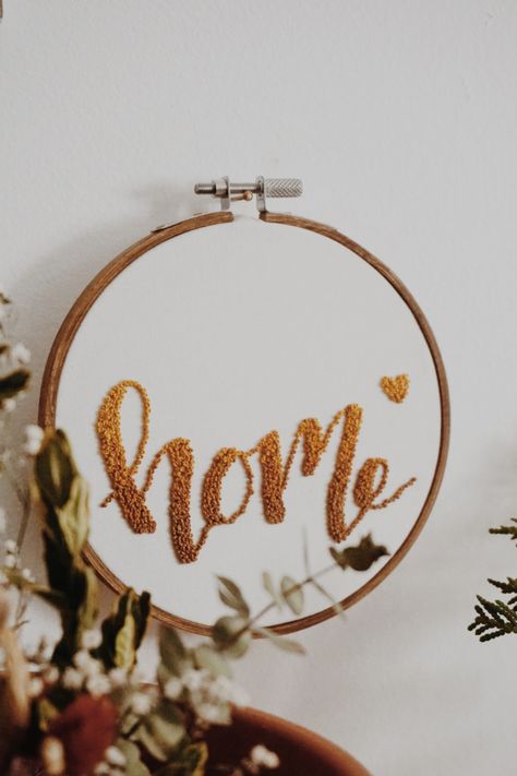 Home Embroidery Pattern, Embroidery Spring, Text Embroidery, Home Embroidery, Hand Embroidery Patterns Free, French Knot Embroidery, Yellow Embroidery, Beginner Embroidery, Embroidery Stitch