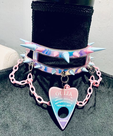 Spiked Collar, Creepy Cute Fashion, Pastel Punk, Pastel Goth Outfits, Badass Outfit, Star Guardian, Goth Accessories, Pastel Goth Fashion, Kawaii Cosplay