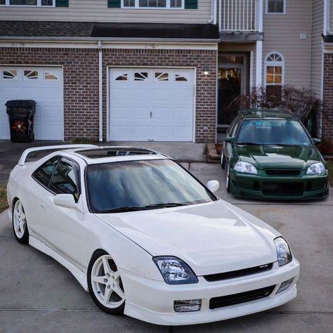 Honda Prelude Tuning, Prelude Honda, White Cars, Cars Street, 2001 Honda Prelude, Luxury Cars Audi, Jdm Honda, Cool Car Accessories, Pimped Out Cars