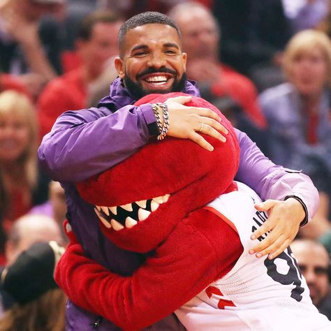 A Timeline of Drake Being Ridiculous During the NBA Playoffs 2019 Raptors, Drake Raptors, Drake Toronto, Danny Green, Nba Championships, Nba Pictures, Nba Playoffs, Toronto Raptors, Nba Finals