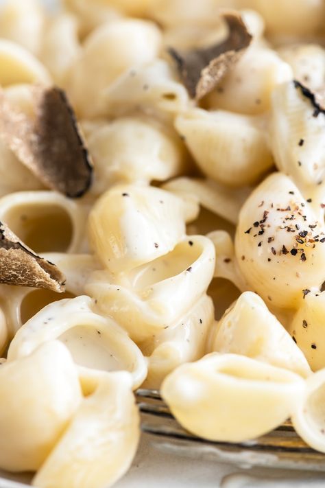 truffle cream sauce recipe Ravioli Sauces, Truffle Sauce Recipe, Truffle Cream Sauce, Sauce For Pasta, Pasta Sauce Recipe, Black Truffles, Truffle Cream, Truffle Sauce, Cream Sauce Pasta