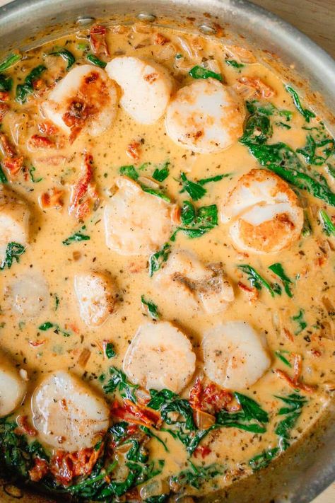 Coconut Curry Scallops, Tuscan Scallops, Sundried Tomato Recipes, Scallop Recipe, Cast Iron Skillet Cooking, Rice Pilaf Recipe, Main Dish Casseroles, Seafood Recipe, Light Meals