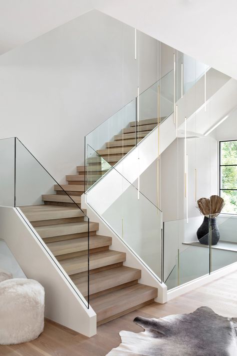 Glass Railings, Glass Stairs, Glass Staircase, Stairway Design, Stairs Design Modern, Modern House Exterior Design, Home Stairs Design, Modern Stairs, House Exterior Design