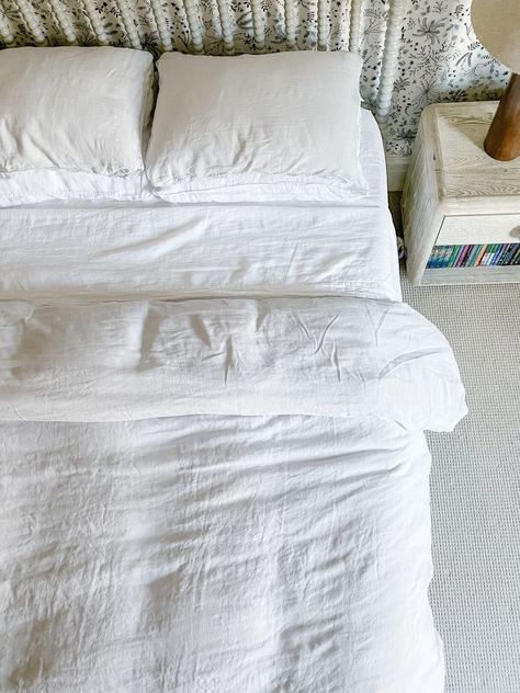 How Many Sheet Sets do you have per bed? (Plus, the great Brooklinen sale is on!) Brooklinen Bedding, Washed Linen Duvet Cover, Perfect Live, Chris Loves Julia, Linen Sheet Sets, Linen Duvet Cover, Bed Table, Lightweight Quilt, Linen Sheets