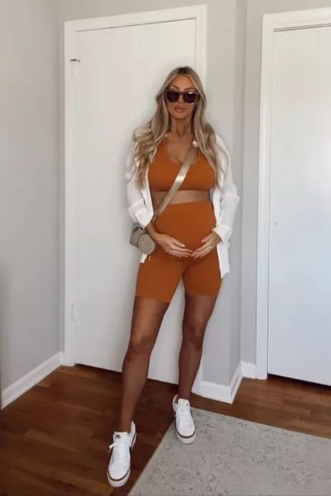 Summer Outfit Maternity, Pregnant Fair Outfit, Pregnant Soccer Mom Outfits, Summer Outfits 2023 Pregnant, 8 Weeks Pregnant Outfit, 23 Weeks Pregnant Outfits, Maternity Shorts Outfit Summer, Pregnant Cool Outfits, Trendy Outfits For Pregnant Women