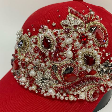 Embellished Baseball Caps, Rhinestone Hats Diy, Rhinestone Hats, Rhinestone Hat, Fascinator Hats Diy, Bone Bordado, Diy Wings, Diy Socks, Women Hats Fashion