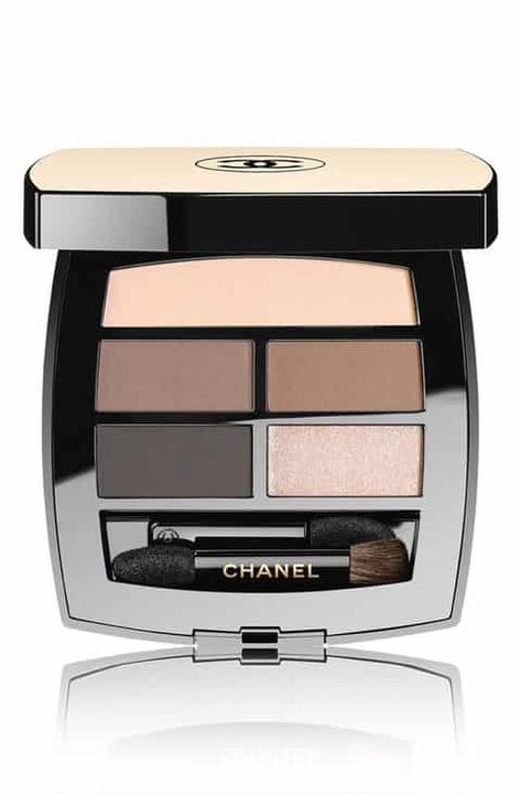 Chanel Les Beiges Healthy Glow, How To Do Eyeshadow, Natural Eyeshadow Palette, Chanel Eyeshadow, Chanel Les Beiges, Eyeshadow Tips, Natural Eyeshadow, Custom Eyes, Nude Eyeshadow