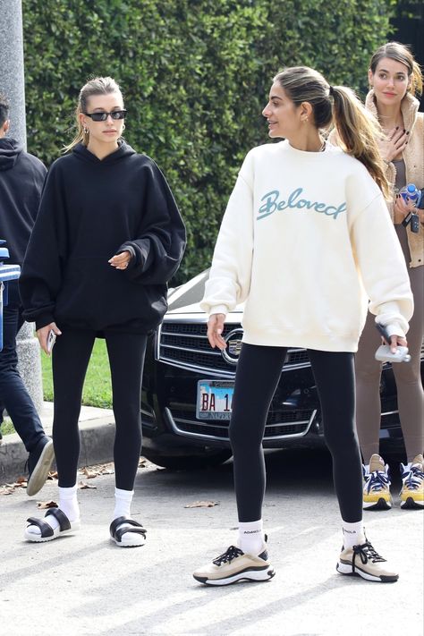 Hailey Bieber Sweatshirt, Winter Sporty Outfits, Marianne Fonseca, Hailey Rhode, Hailey Baldwin Style, Pilates Clothes, Athleisure Trend, West Hollywood California, Relaxed Outfit