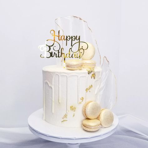 White And Gold 30th Birthday Cake, 18th Birthday Cake Designs, Birthday Cake For Women Simple, Gold Macarons, White Birthday Cake, Bolo Rapunzel, White Birthday Cakes, Gold Birthday Cake, Chocolate Drip Cake