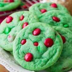 Grinch Cookies - The Recipe Critic Green Cookies, Grinch Cookies, Easy Christmas Cookie Recipes, Grinch Party, Recipe Critic, Sugar Cookie Frosting, Christmas Cookies Easy, Best Christmas Cookies, Christmas Cookie Recipes