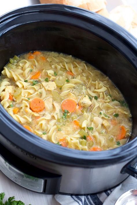 Soup Panera, Low Fat Soups, Panera Copycat, Family Freezer, Perfect Health Diet, Chicken Noodle Soup Crock Pot, Low Fat Chicken, Low Calorie Chicken, Low Fat Dinner