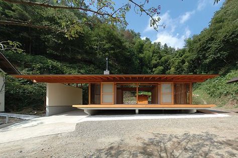 Musoan by Keisuke Kawaguchi Small Wooden House Design, Modern Japanese House, Japanese House Design, Wooden House Design, Japanese Home Design, House Design Trends, Traditional Japanese House, Minimalist Japanese, Wooden Structure