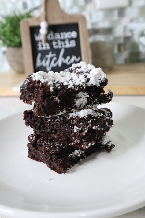 Yogurt Brownies, Greek Yogurt Brownies, Greek Yogurt Dessert, Brownies Ingredients, Clean Desserts, Sugar Free Brownies, Yogurt Dessert, Nonfat Greek Yogurt, Brownie Ingredients