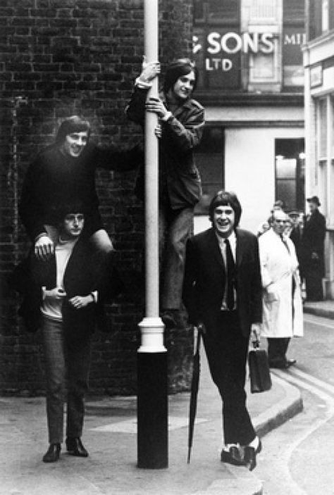 The Kinks, Soho, 1965 Waterloo Sunset, Dave Davies, Ray Davies, 60s Rock, Swinging London, 60s Music, Carnaby Street, The Kinks, Swinging Sixties