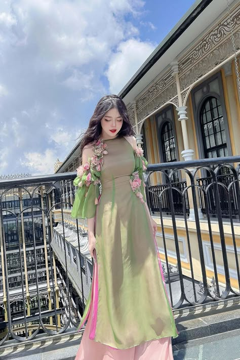 36521446969386813 Vietnamese Clothing, Vietnam Dress, India Dress, Gaun Fashion, Clothes Korean Style, Fashion Top Outfits, Desi Fashion Casual, Sleeves Designs For Dresses, Designer Dresses Casual