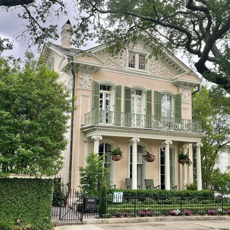 Fancy Suburban House, Light Victorian House, Croquette House Exterior, Pink Victorian House Exterior, Romantic House Exterior, Room Balcony Design, Bloxburg French House, Coquette House Exterior, Pool Backyard Ideas