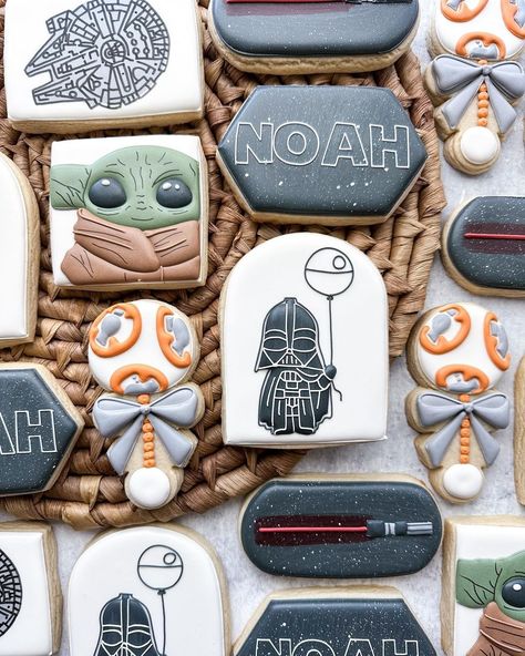 Marissa Saucedo (@siftedandsugared) • Instagram photos and videos Star Wars Baby Shower Cookies, Star Wars Sugar Cookies, Cookie Themes, Decorative Desserts, Star Wars Cookies, Star Wars Baby Shower, Decorative Cookies, Amazing Cookies, Cookies Theme