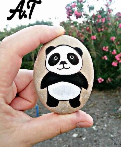 Panda Stone Painting, Panda Painted Rocks, Panda Rock Painting, Drawing Rocks, Panda Painting, Diy Rock Art, Painted Rock Animals, Stone Art Painting, Painted Rocks Kids