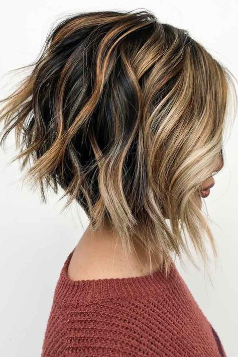 Inverted Bob Haircuts, Inverted Bob Hairstyles, Shoulder Length Bob, Choppy Bob Hairstyles, Inverted Bob, Short Layered Haircuts, Brown Highlights, Brown Hair With Highlights, Trending Hairstyles